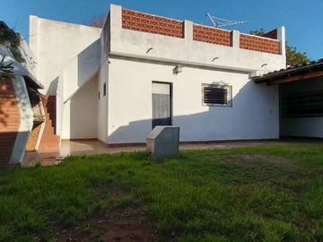 Casa 3 ambientes en zona centrica de Ezeiza