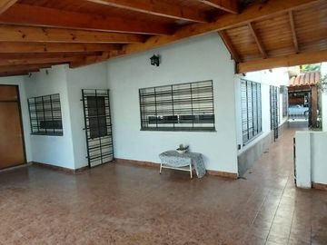 Casa 3 ambientes en zona centrica de Ezeiza