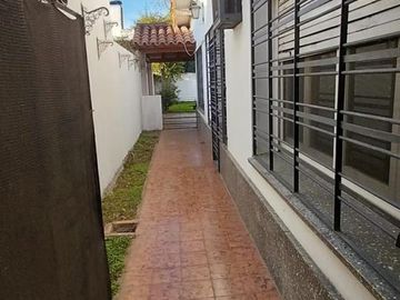 Casa 3 ambientes en zona centrica de Ezeiza