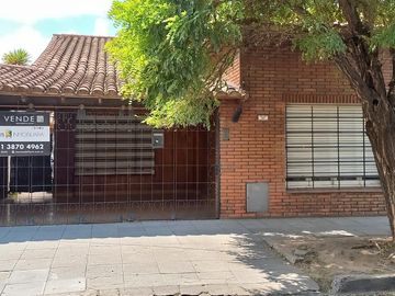 Casa 3 ambientes en zona centrica de Ezeiza