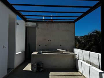 Villa Nueva En Venta en la Playa en Esquina