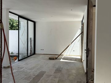Villa Nueva En Venta en la Playa en Esquina