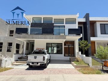 CASA SÚPER BONITA EN VENTA EN ALTOZANO