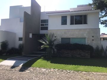 CASA EN CUERNAVACA EN SUMIYA