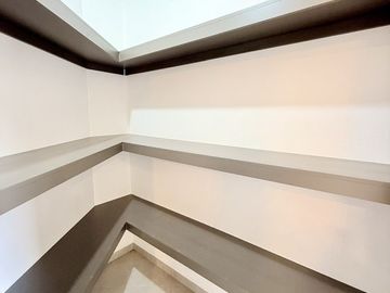 Casa en venta en Fracc. La Finca – Diseño industrial y habitación en PB