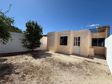Casa en venta PASEOS DE OPICHEN | ENTREGA INMEDIATA |
