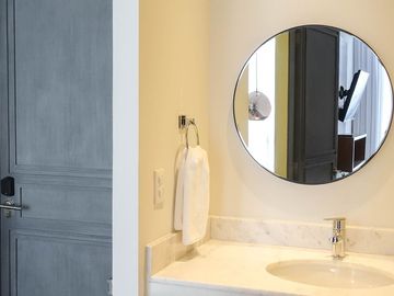 🌟 SINGULAR JOY – One Bedroom Unit 411