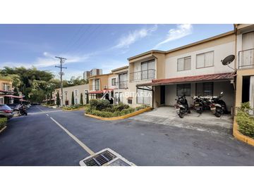 Venta de casa en Dosquebradas con piscina y zonas sociales