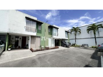 Venta de casa en Dosquebradas  con piscina y gimnasio