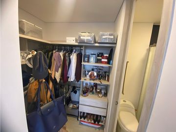 Apartamento amoblado en venta sector Laureles