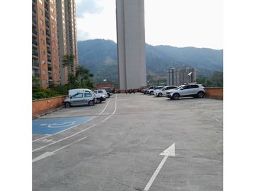 Venta de apartamento en colinas de los Búcaros Bello