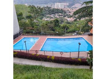 Venta de apartamento en colinas de los Búcaros Bello