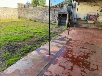 CASA 3 AMBIENTES con cochera Ituzaingo