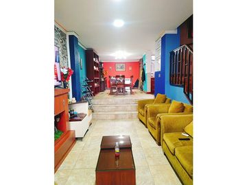Oportunidad Quitumbe, Casa en Venta, 478m2, 3 departamentos