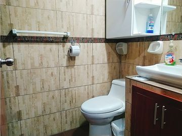 Oportunidad Quitumbe, Casa en Venta, 478m2, 3 departamentos
