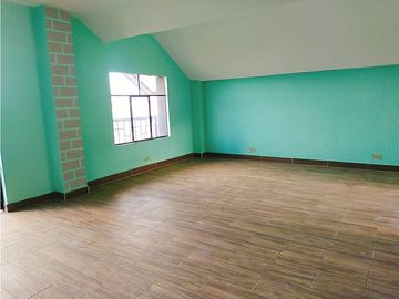 Oportunidad Quitumbe, Casa en Venta, 478m2, 3 departamentos
