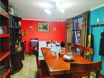 Oportunidad Quitumbe, Casa en Venta, 478m2, 3 departamentos