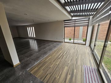 VENTA DE CASA EN RESIDENCIAL VALLE DE LAS FUENTES CALIMAYA