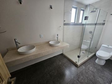 VENTA DE CASA EN RESIDENCIAL VALLE DE LAS FUENTES CALIMAYA