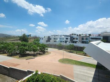 Casa en Venta Loma Alta Tres Marías Fraccionamiento privado