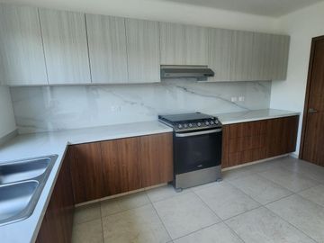 Casa en Venta Loma Alta Tres Marías Fraccionamiento privado
