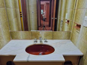 Venta Gran Departamento con cochera Nueva Cordoba