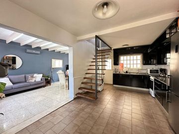 VENTA PH 3 AMB JOSE C PAZ CENTRO. PERMUTA