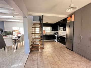 VENTA PH 3 AMB JOSE C PAZ CENTRO. PERMUTA