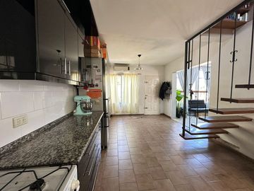 VENTA PH 3 AMB JOSE C PAZ CENTRO. PERMUTA