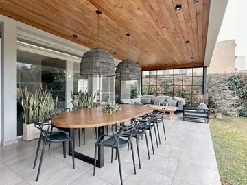 CASA MODERNA 4 DORMITORIOS- SAN MARINO FUNES HILLS