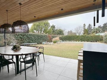 CASA MODERNA 4 DORMITORIOS- SAN MARINO FUNES HILLS
