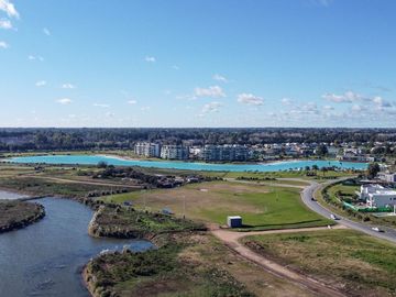 Venta lote de 900 metros en Terralagos