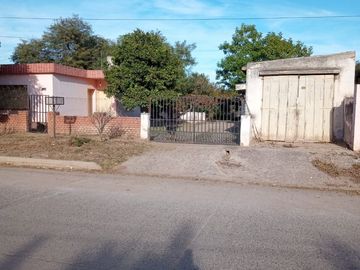 SE VENDE CASA EN CRUZ DEL EJE
