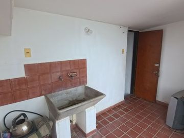 Casa 2 Hab + Dep + Local  en Cruz del Eje