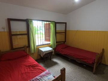 Casa 2 Hab + Dep + Local  en Cruz del Eje