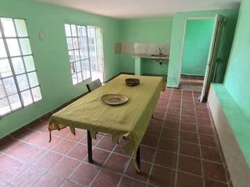 Casa 2 Hab + Dep + Local  en Cruz del Eje