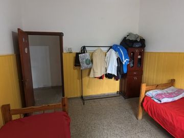 Casa 2 Hab + Dep + Local  en Cruz del Eje