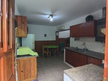 Casa 2 Hab + Dep + Local  en Cruz del Eje