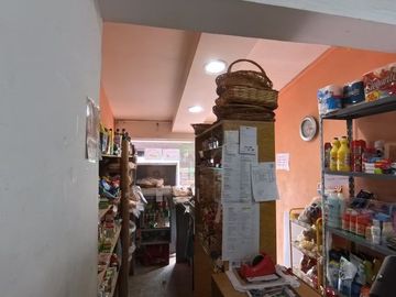 Casa 2 Hab + Dep + Local  en Cruz del Eje