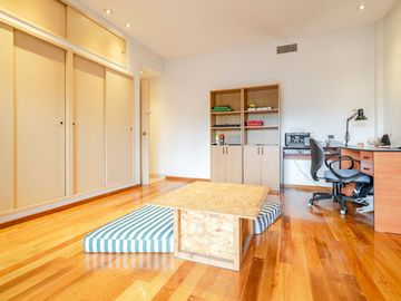 VENTA Casa 8 Amb. ¡Super Amplia! 