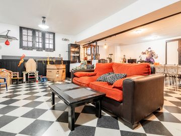 VENTA Casa 8 Amb. ¡Super Amplia! 