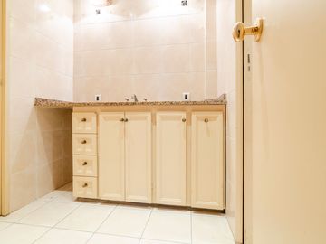 VENTA Casa 8 Amb. ¡Super Amplia! 