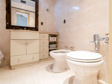 VENTA Casa 8 Amb. ¡Super Amplia! 
