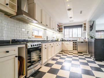 VENTA Casa 8 Amb. ¡Super Amplia! 