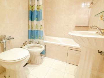 VENTA Casa 8 Amb. ¡Super Amplia! 