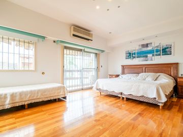 VENTA Casa 8 Amb. ¡Super Amplia! 