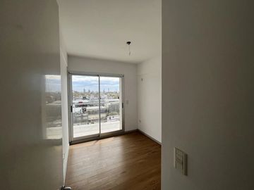 EN VENTA Departamento 2 dormitorios c/balcón corrido frente - Arroyito, Rosario