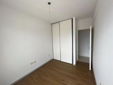 EN VENTA Departamento 2 dormitorios c/balcón corrido frente - Arroyito, Rosario