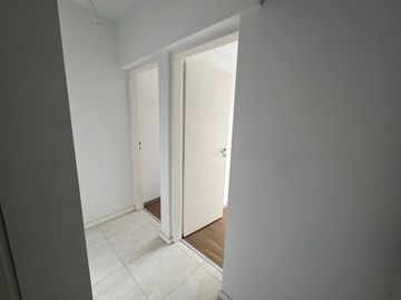 EN VENTA Departamento 2 dormitorios c/balcón corrido frente - Arroyito, Rosario