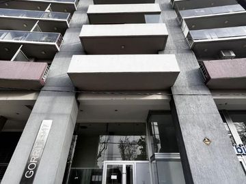 EN VENTA Departamento 2 dormitorios c/balcón corrido frente - Arroyito, Rosario